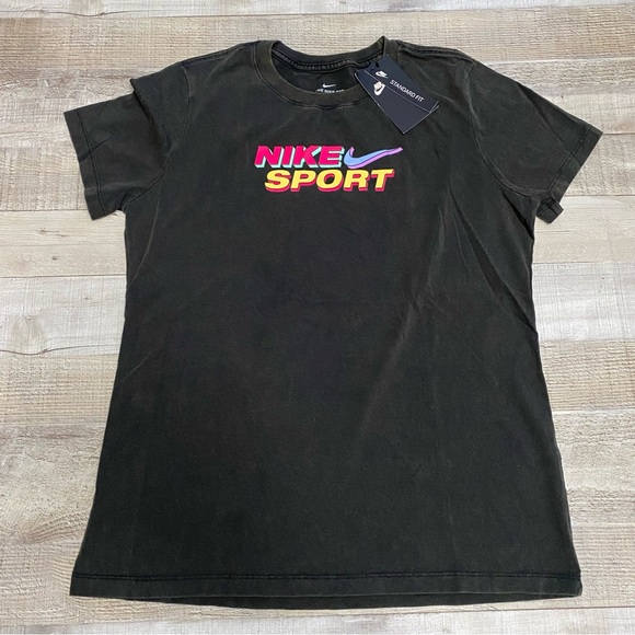 Nike tee - Picture 4 of 6